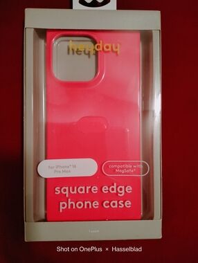 heyday Square Edge MagSafe IPhone Case in Bright Pink